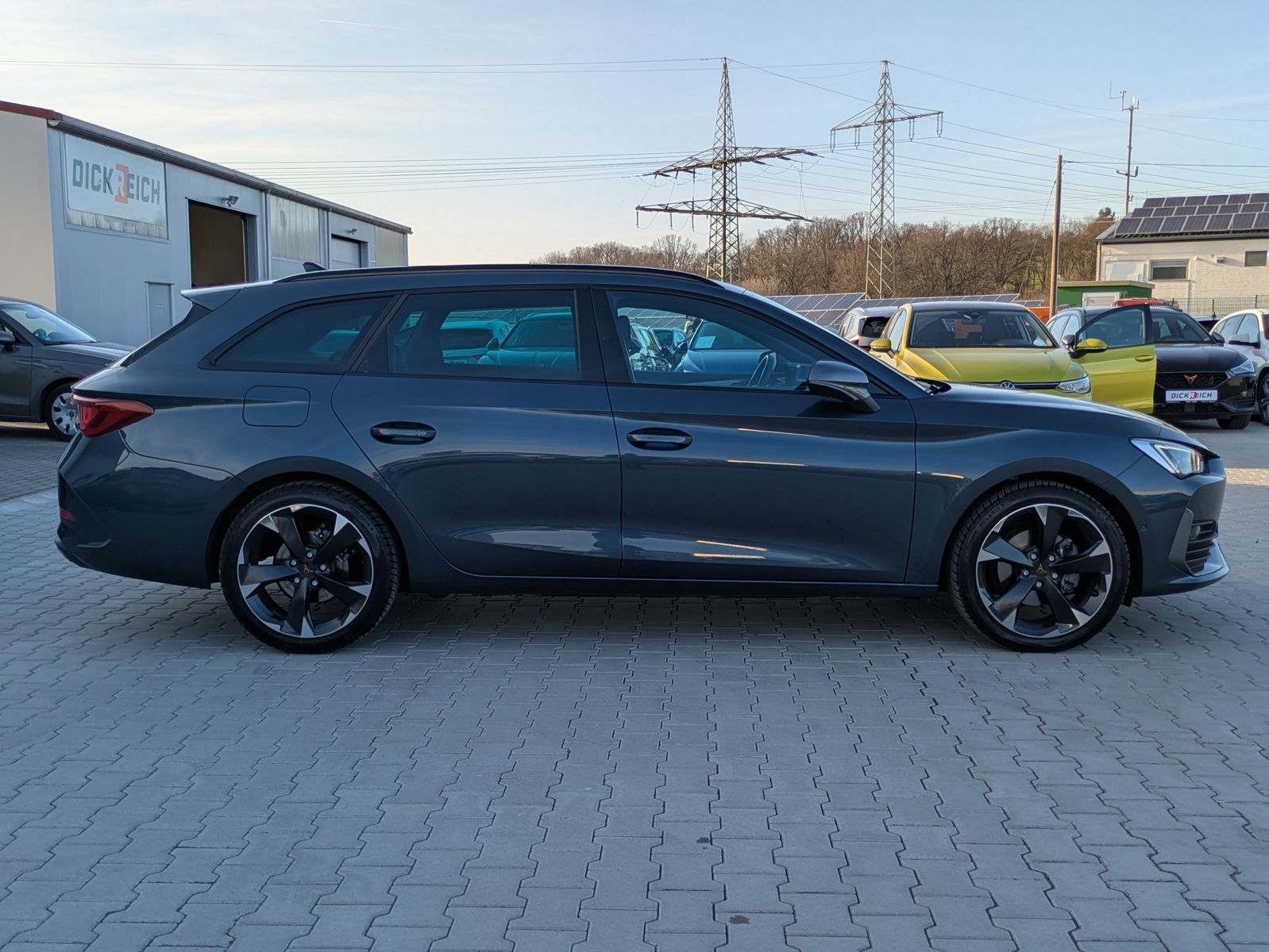Fahrzeugabbildung CUPRA Leon 1.5 eTSI DSG MATRIX-LED*ACC*APP*KAMERA*18"