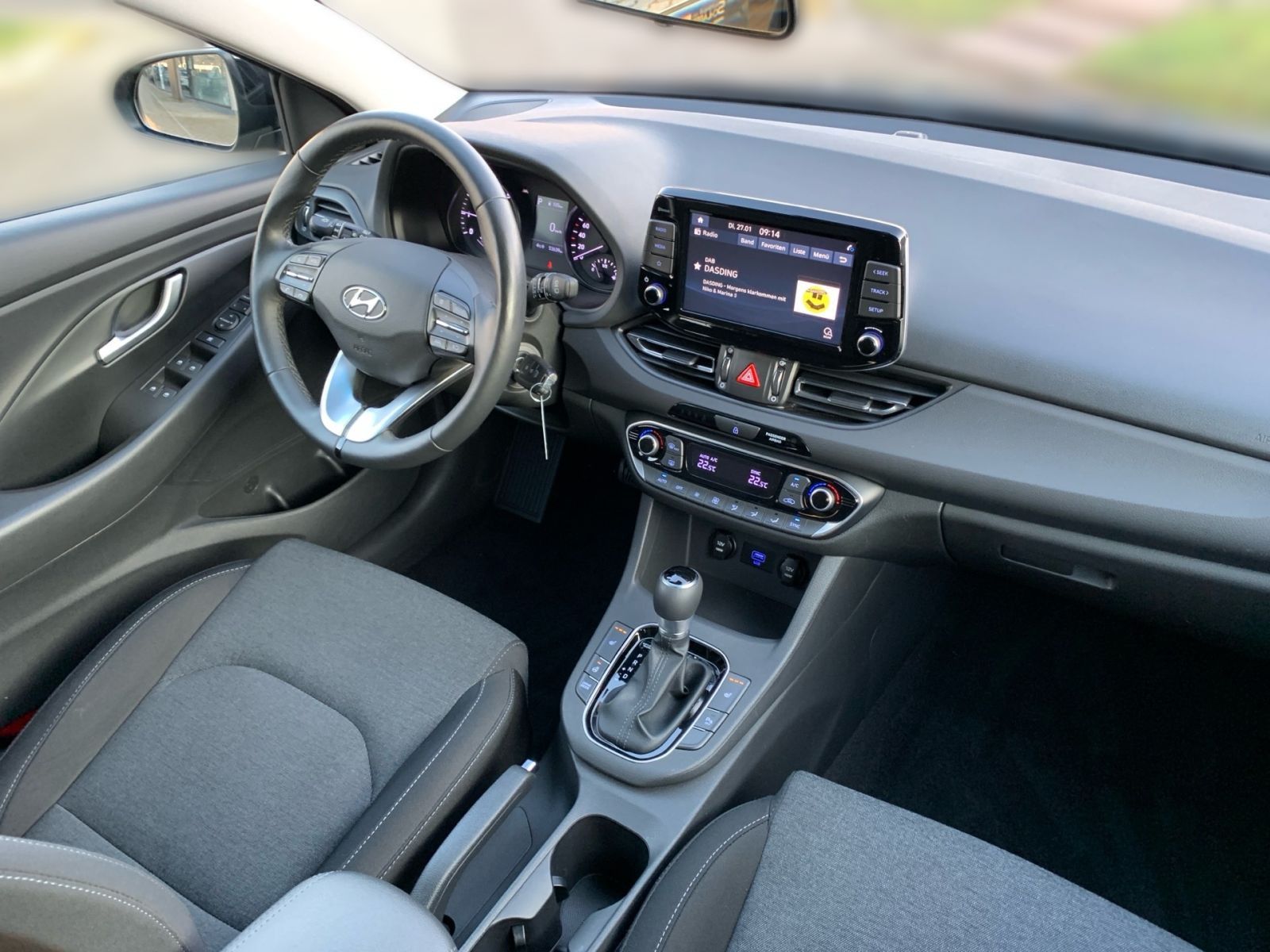 Fahrzeugabbildung Hyundai i30 Kombi 1.0 T-GDI 7-DCT Edition 30