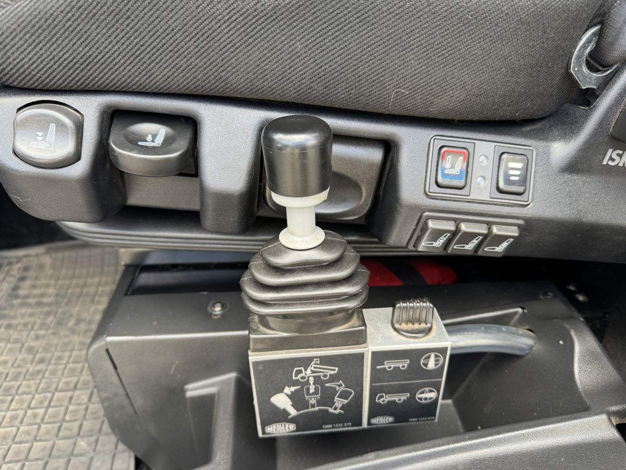 Fahrzeugabbildung Iveco ML80E21/3-SeitenkipperMeiller 2x AHK,Schwingsitz