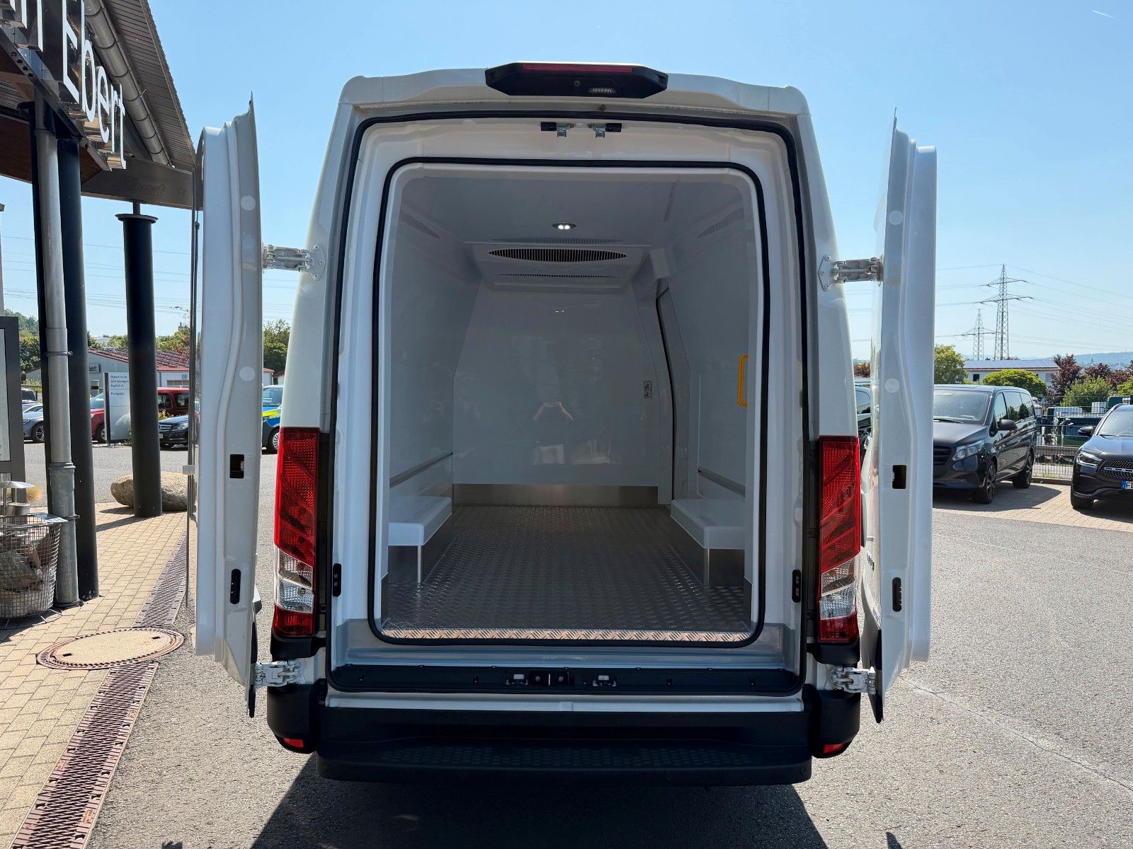 Fahrzeugabbildung Iveco Daily 35S14 *Standkühlung*Kamera*