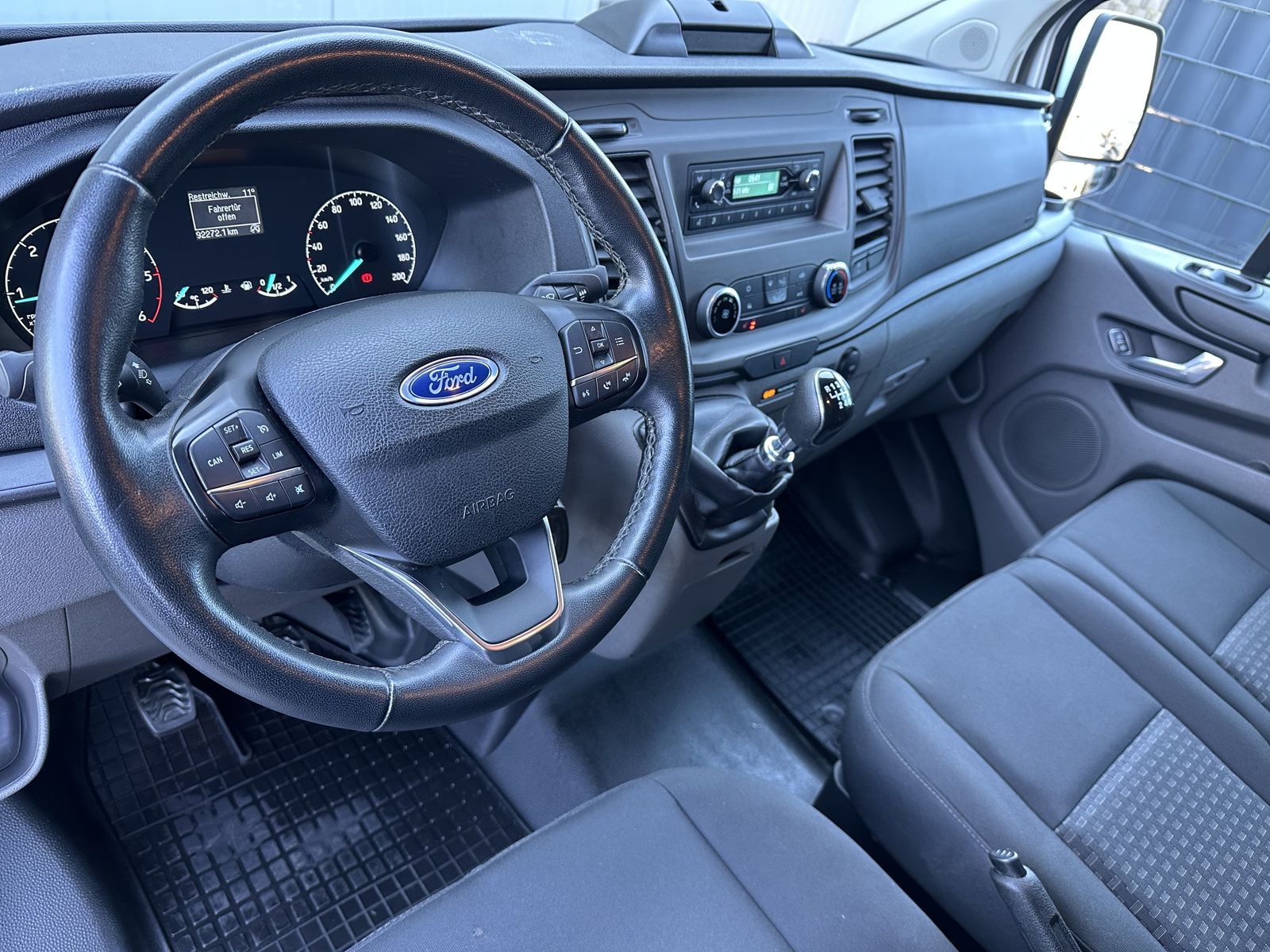 Fahrzeugabbildung Ford Transit Custom 300 L1H1 SHZ+PP+BLUETOOTH+1HD+DAB
