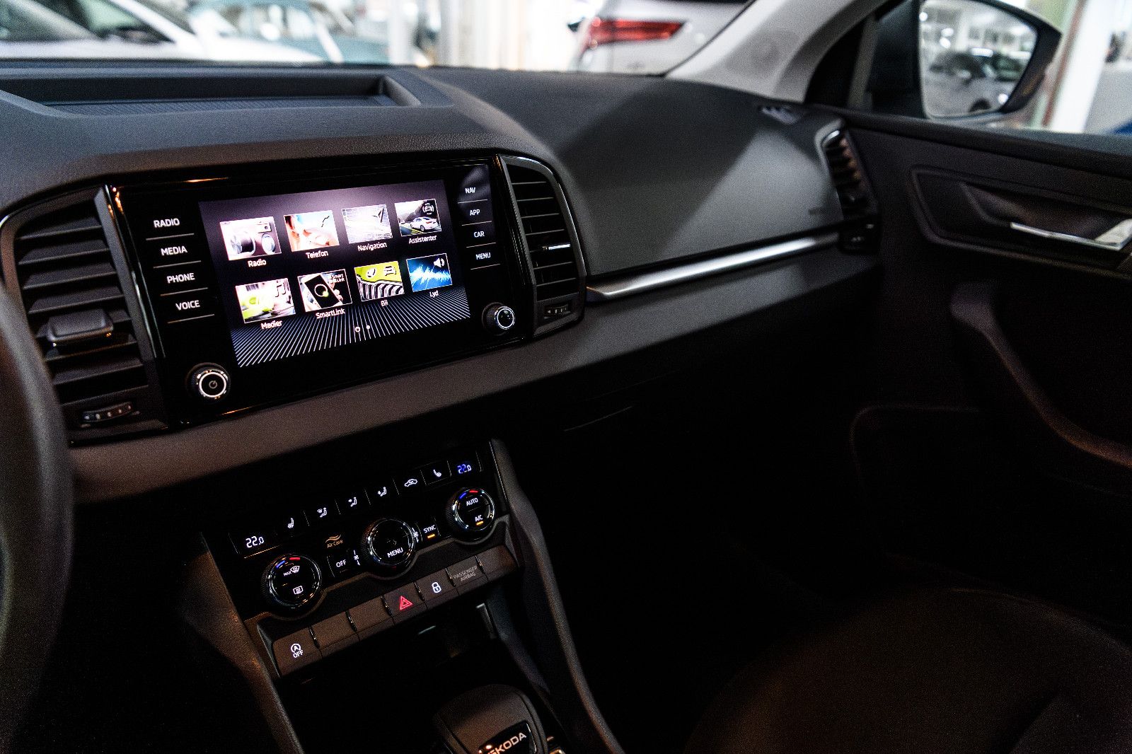 Fahrzeugabbildung SKODA Karoq Selection