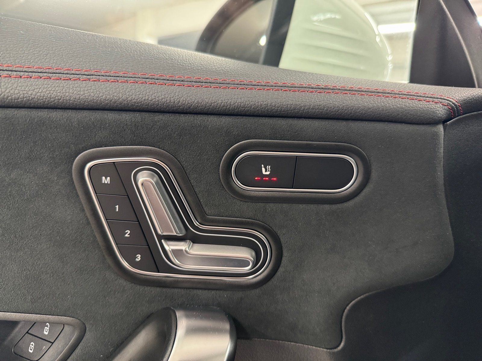 Fahrzeugabbildung Mercedes-Benz CLA 200 AMG Prem Plus*Pano*HUD*360*Totwink*Memo*
