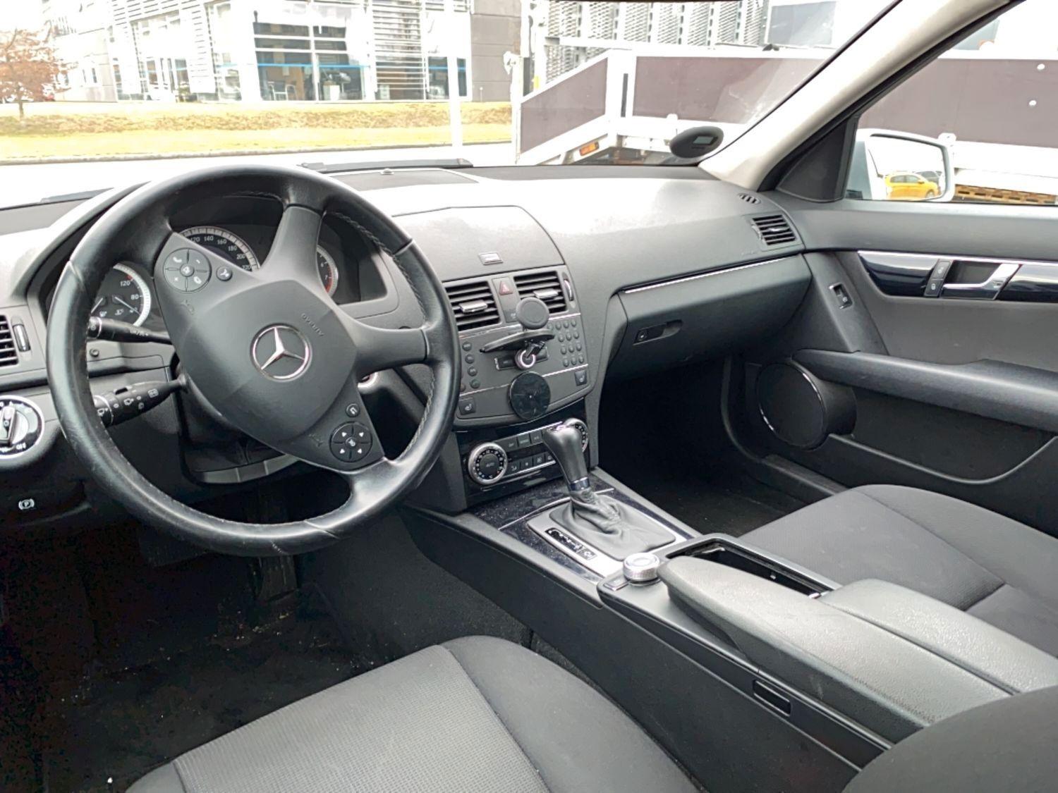 Mercedes-Benz C180 2010 — photo 6