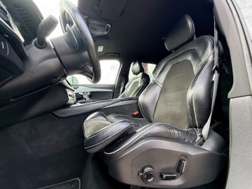 Volvo XC90 - 11