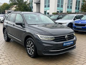 Volkswagen Tiguan - 5