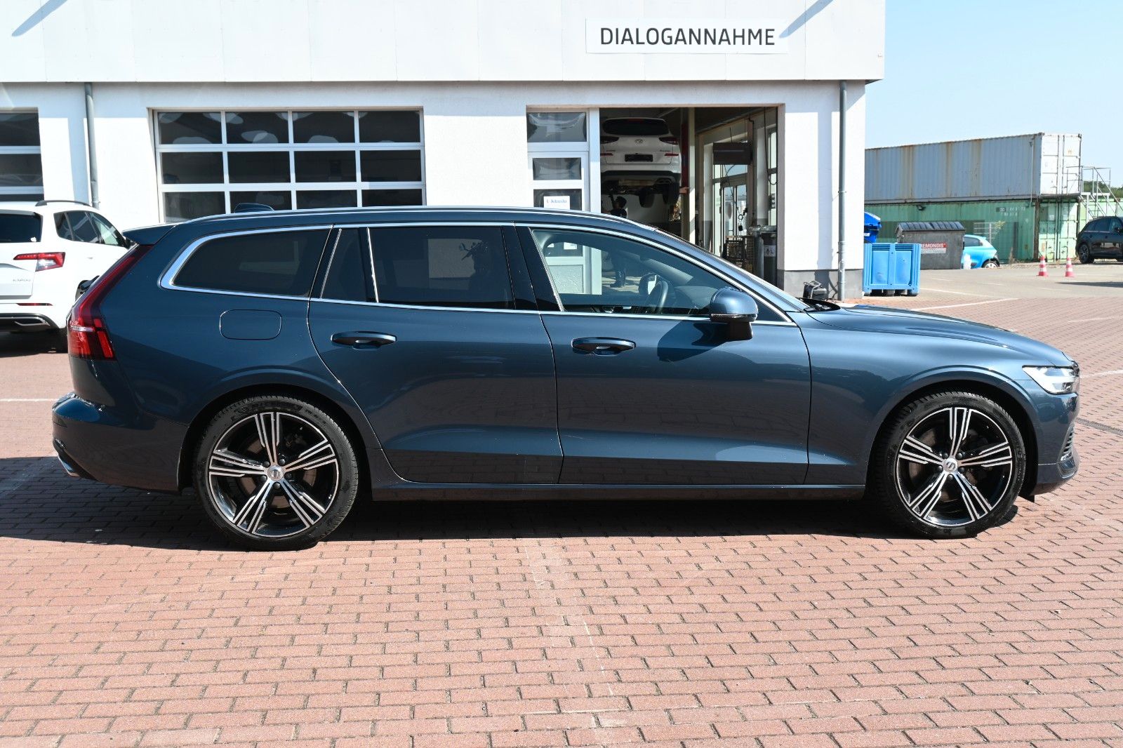 Fahrzeugabbildung Volvo V60 T6 Inscription AWD PHEV H&K*PANO*RFK*AHK*