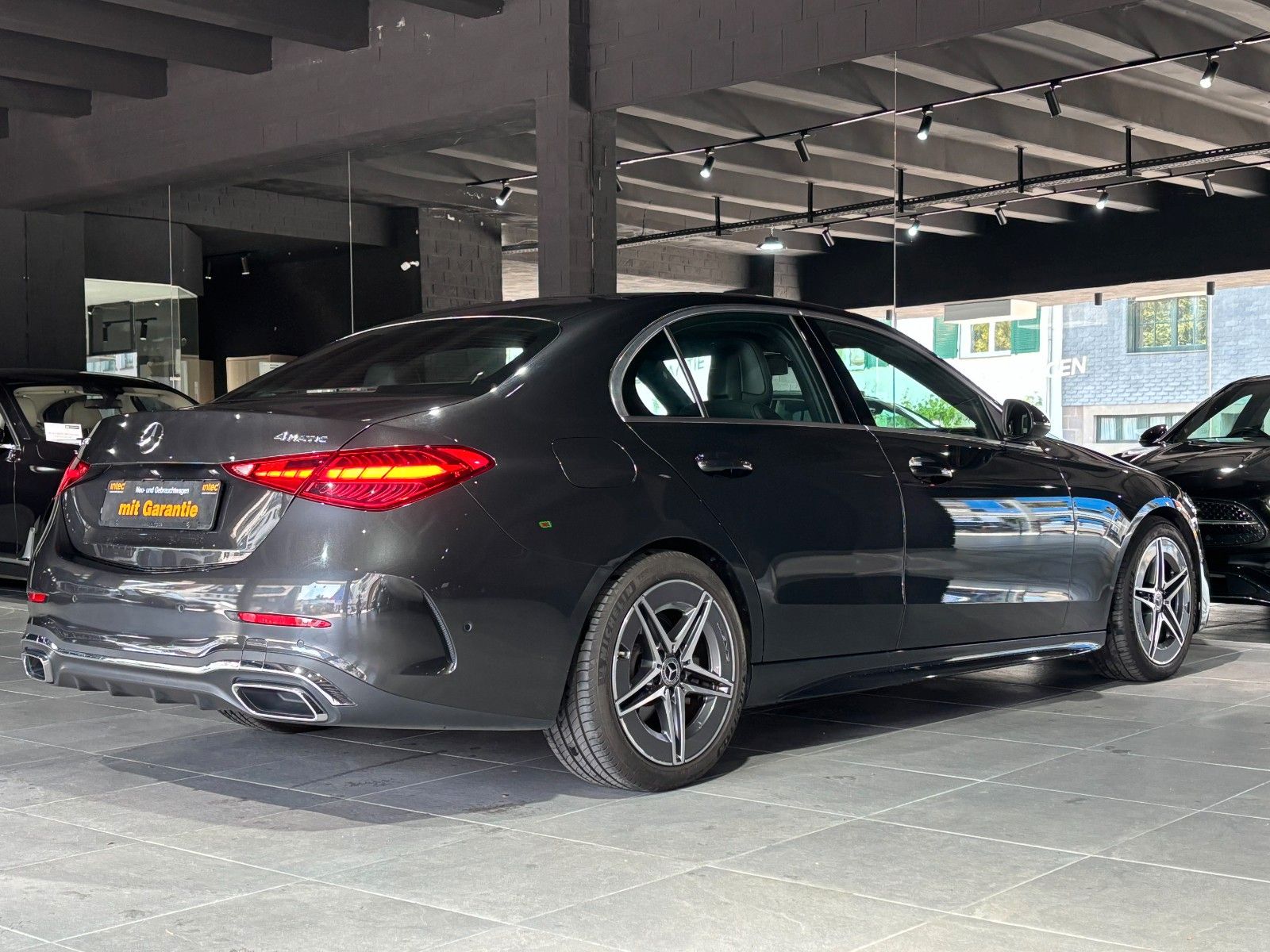 Fahrzeugabbildung Mercedes-Benz C 200 4Matic///AMG LINE//AMBIENTE/KAMERA/CARBON/