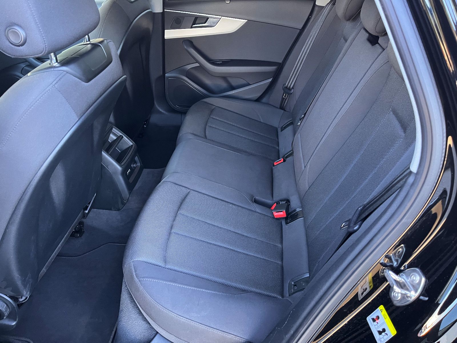 Fahrzeugabbildung Audi A4 Avant 35 TDI Automatik