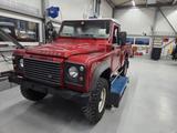 Land Rover Defender 110 TD4 Pick Up Pritsche *6000kg AHK ** - rote Land Rover Defender