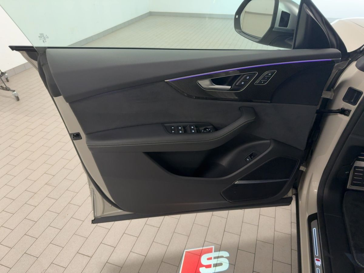Audi SQ8 - Bild 17