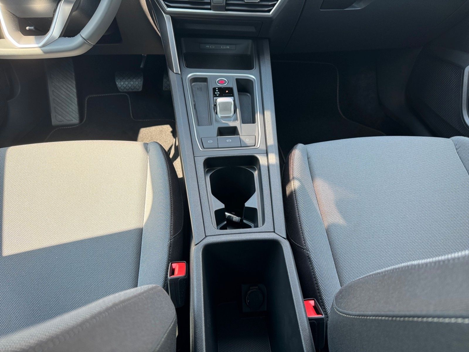 Fahrzeugabbildung SEAT Leon Sportstourer 1.5 eTSI 110 kW Style