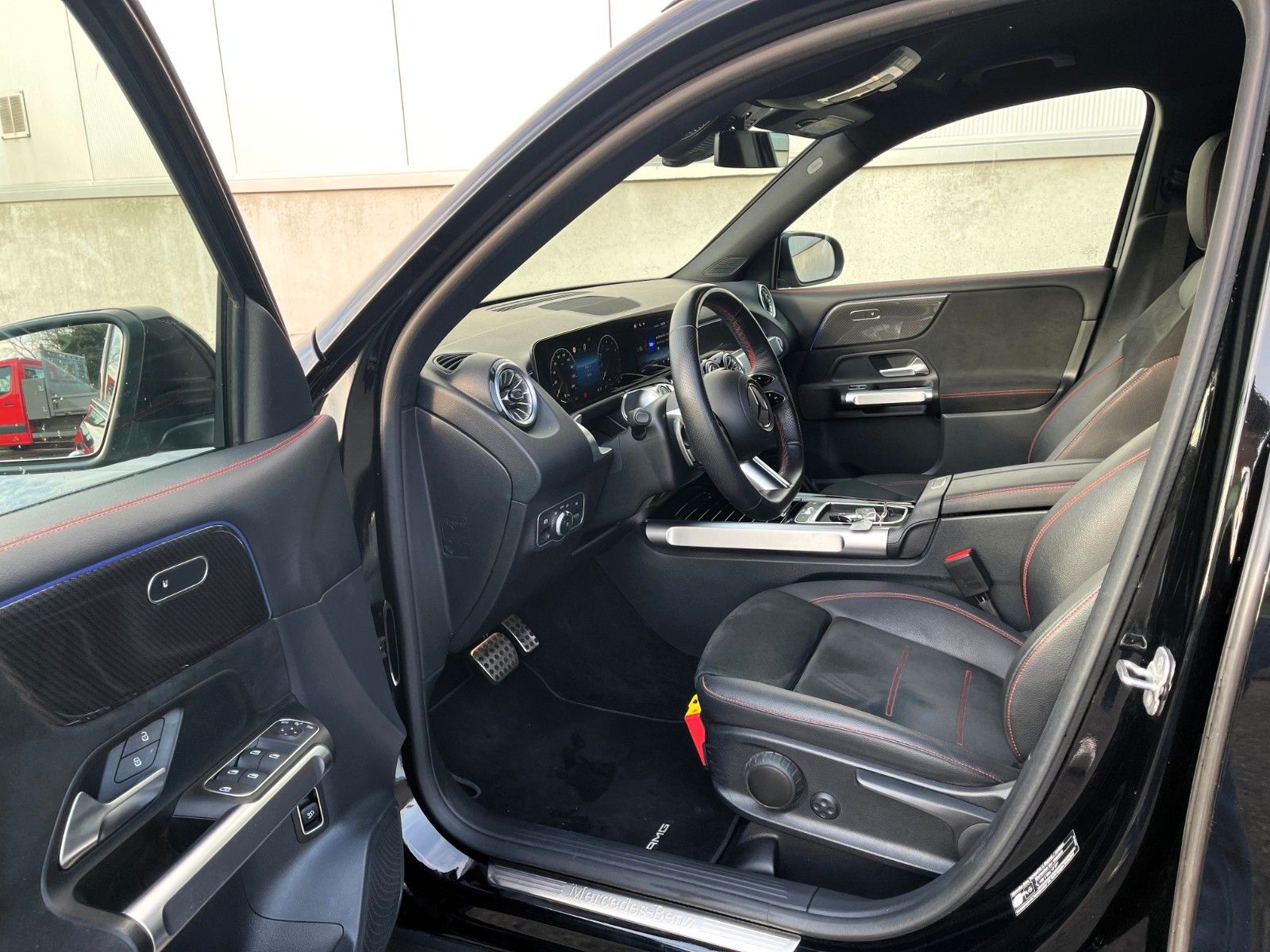 Mercedes-Benz GLB-Klasse 180*AMG-line*Nightpakket*7 personen*N imagem 3