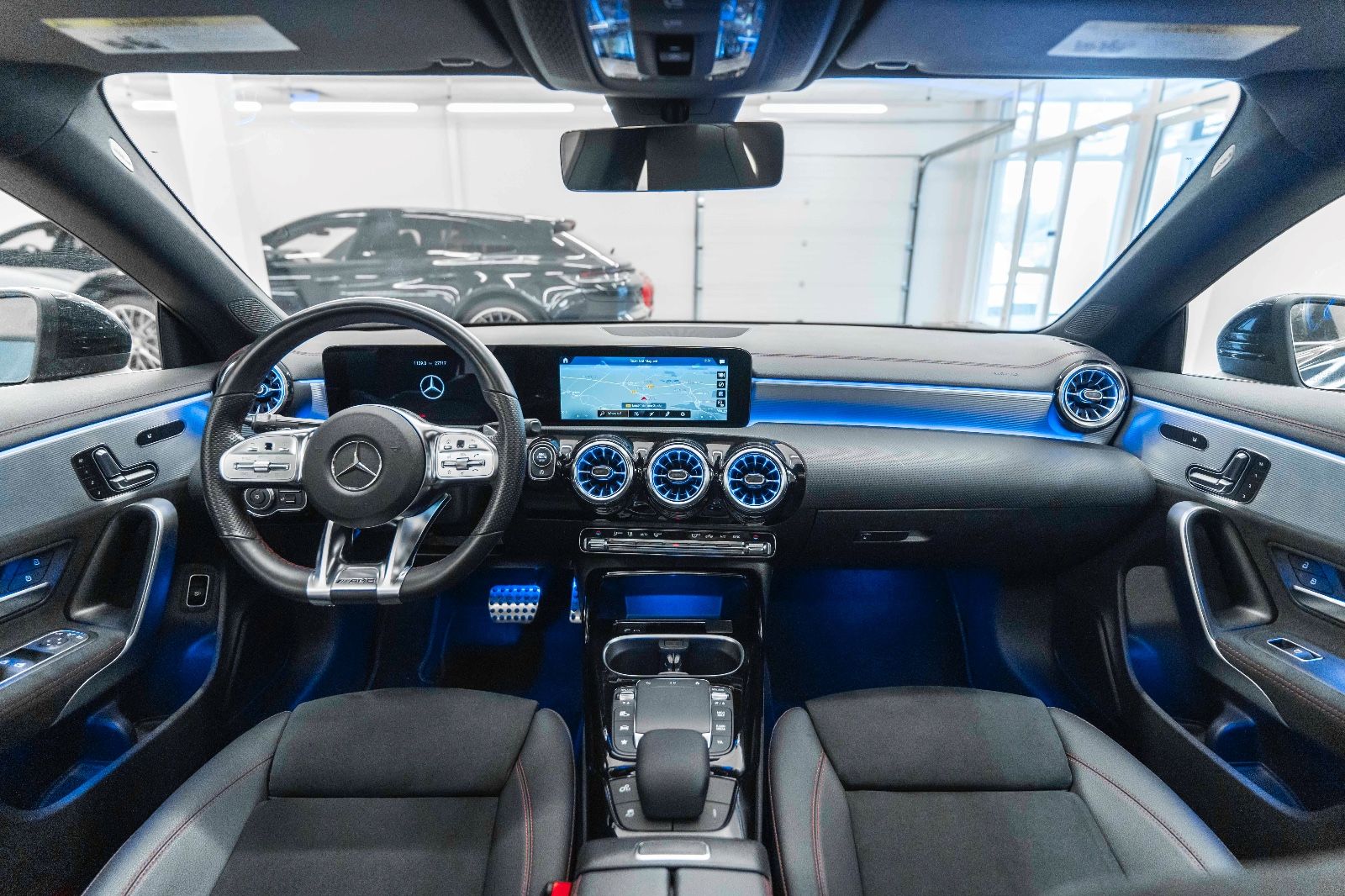 Fahrzeugabbildung Mercedes-Benz CLA 45 AMG 4MATIC 360° LED ALC AMBIENTE SZH NAV