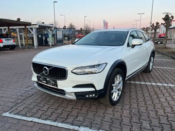 Volvo V90 Cross Country - 1