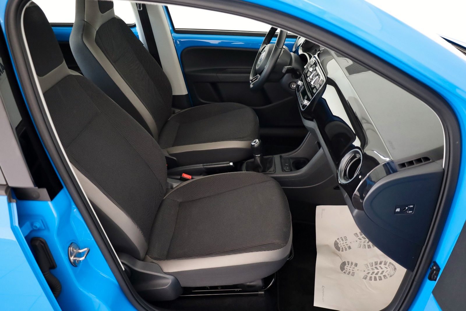 Fahrzeugabbildung Volkswagen up! high up! Klima, 8-fach bereift