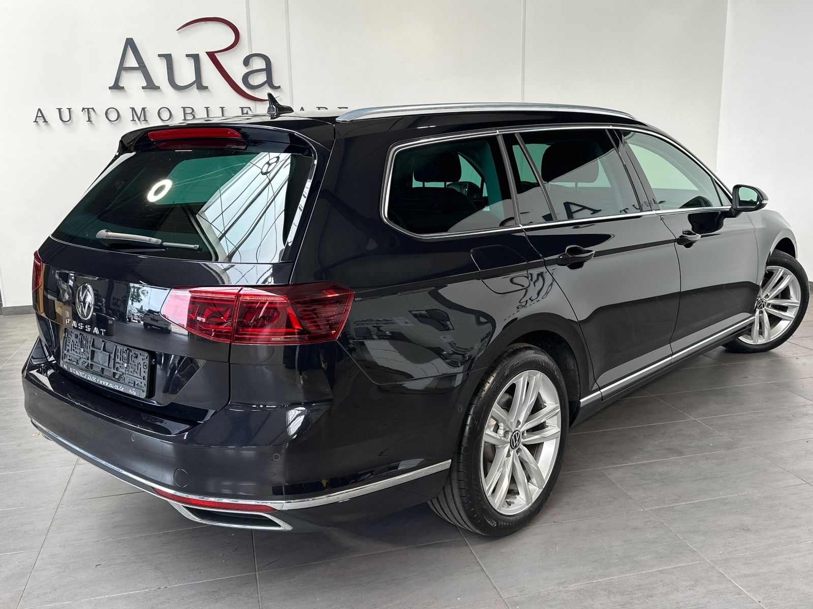 Fahrzeugabbildung Volkswagen Passat Variant Elegance NAV+IQ-LIGHT+ACC+360°+VC