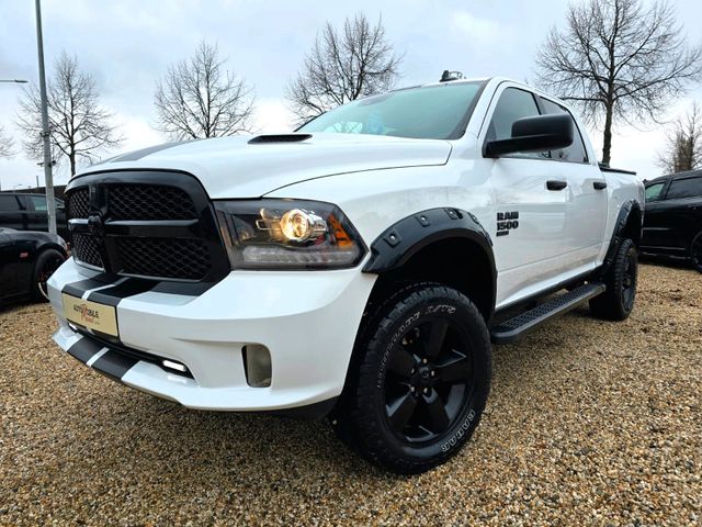 Dodge RAM 5.7 HEMI Offroad 4x4 / 4" Lift / Breit / LED