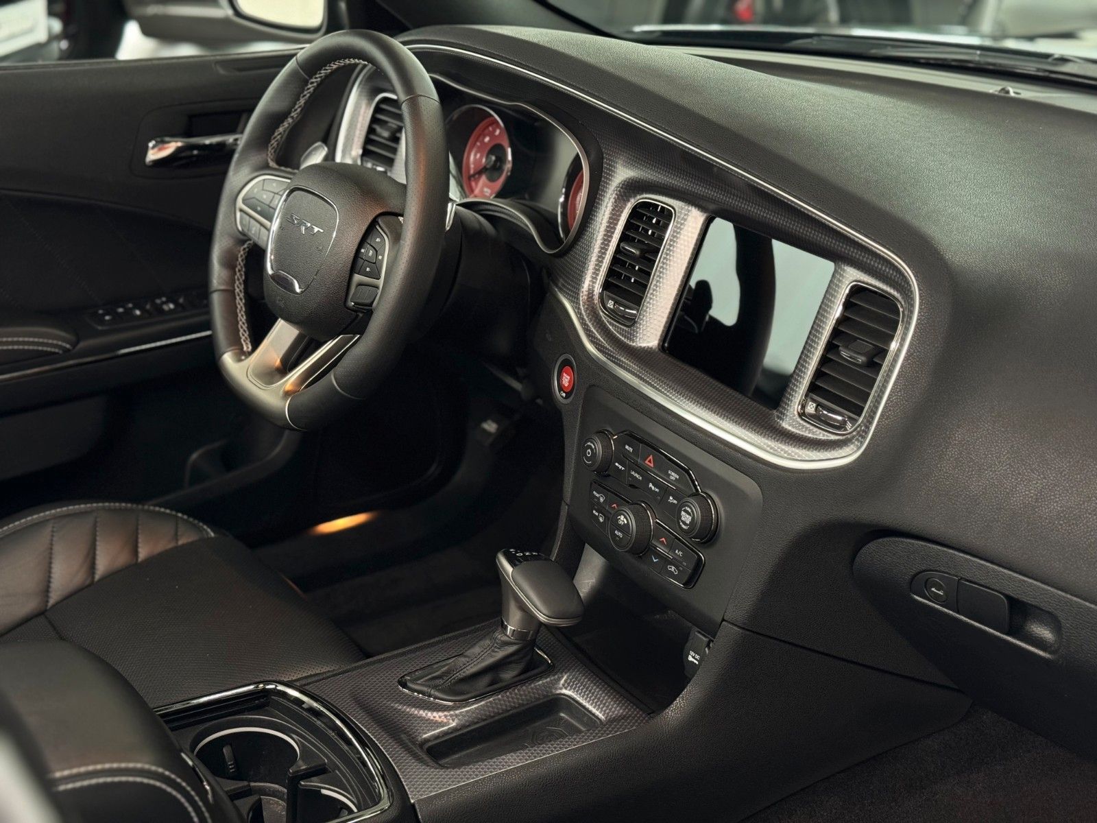 Fahrzeugabbildung Dodge Charger 6.2 SRT Hellcat  "Adaptive Dämpfer NAVI"