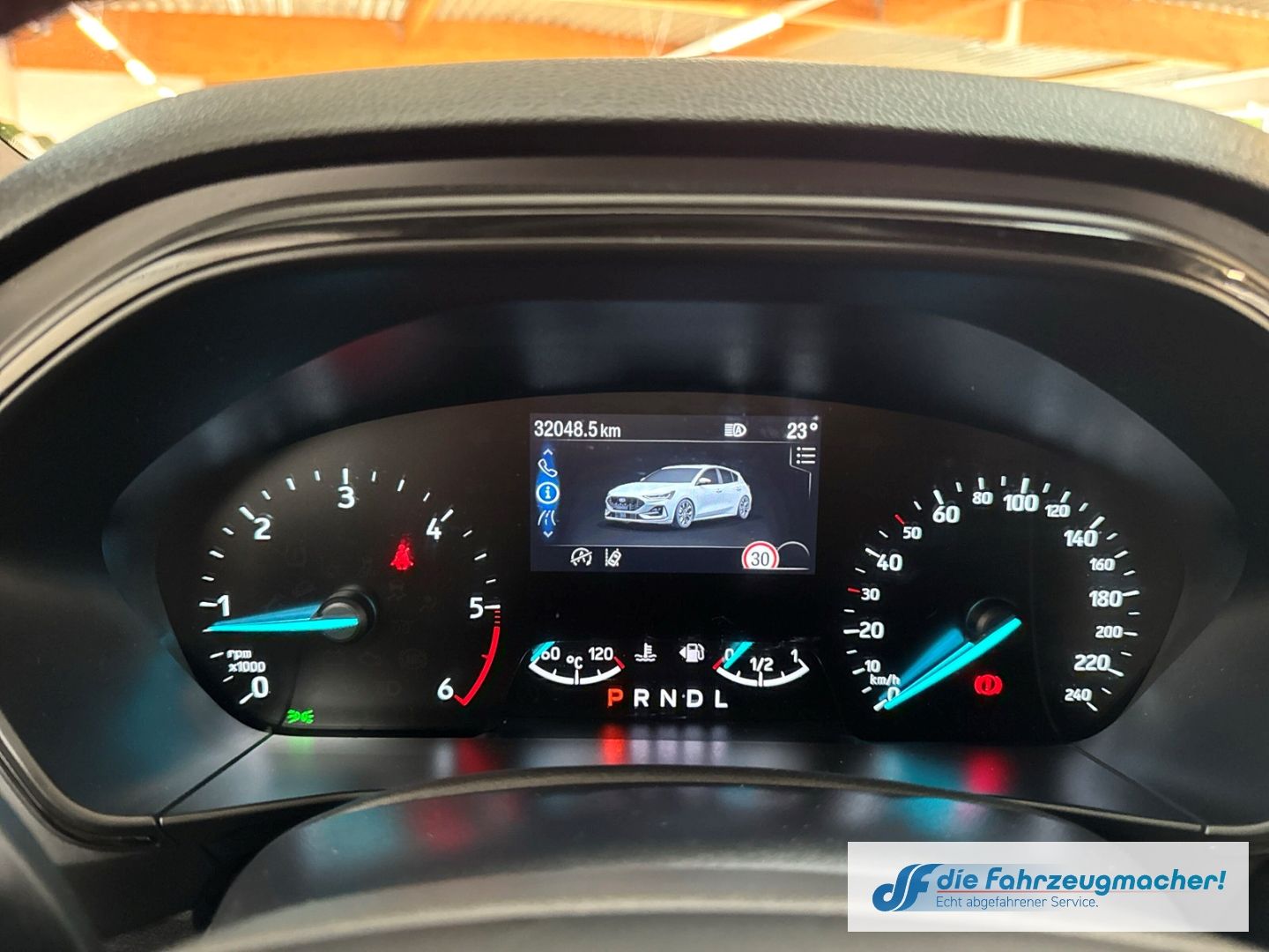 Fahrzeugabbildung Ford Focus ST-Line Navi LED ACC Apple CarPlay Android