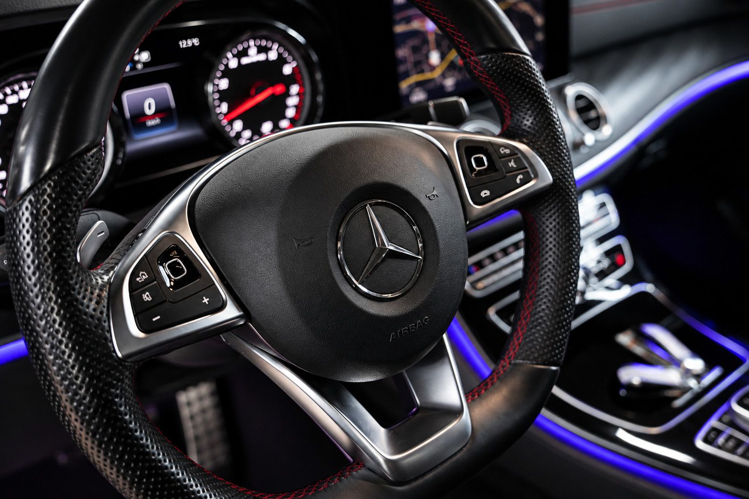 Fahrzeugabbildung Mercedes-Benz E 43 AMG E 43 AMG 4Matic *Ambiente*MultibeamLED*