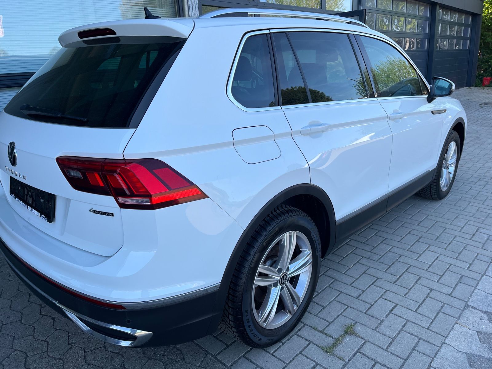 Volkswagen Tiguan Elegance 4Motion LED DSG  Standheizung imagem 3