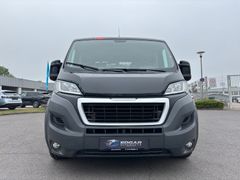 Fahrzeugabbildung Peugeot Boxer HDi 180,3.0L,L4,Pritsche,Doka 7-Sitzer,AHK