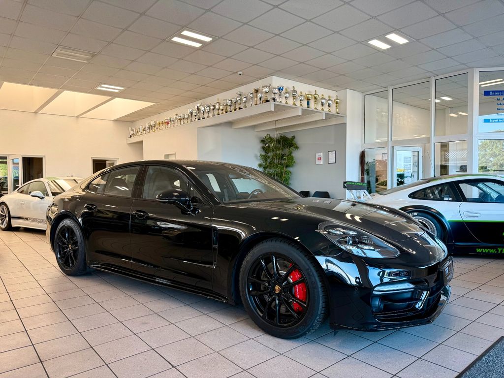 Image of Porsche Panamera