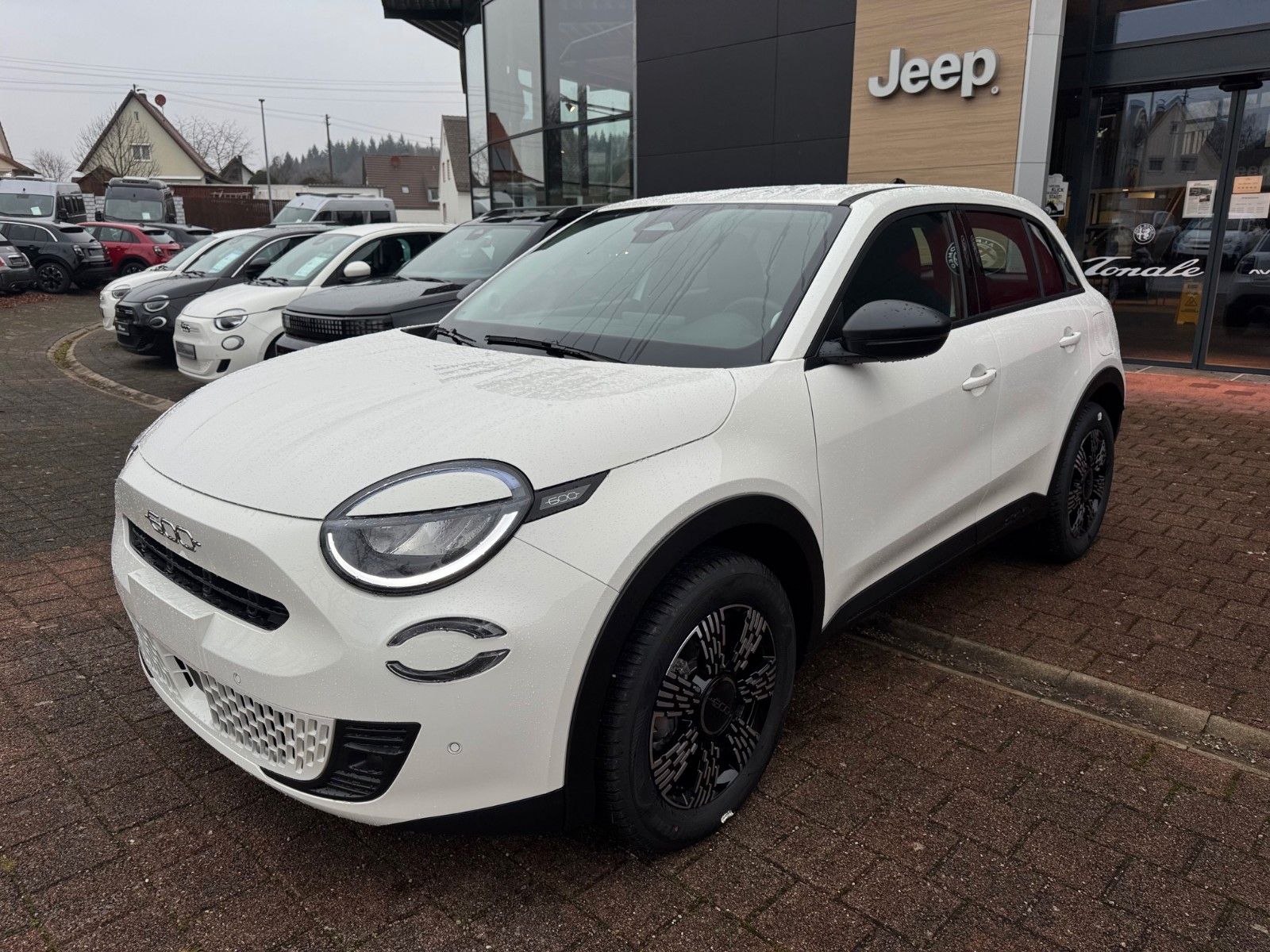 Fahrzeugabbildung Fiat 600 1.2 BUSINESS EDITION NAVI SITZHEIZUNG KLIMA