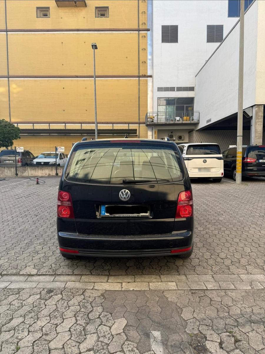 Volkswagen Touran 2010 — двигун 111 HP (82kW)