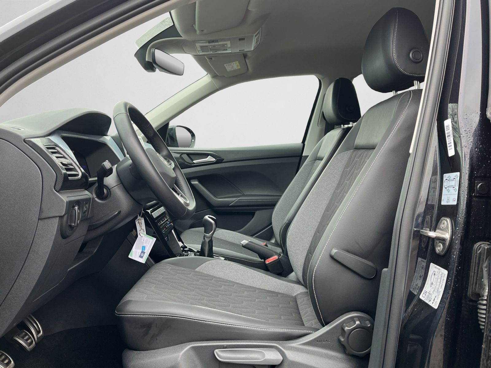 Volkswagen T-Cross - Bild 12