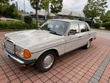 Mercedes-Benz W123 200  Oldtimer KLIMA - Mercedes-Benz mit Diesel-Antrieb: W123