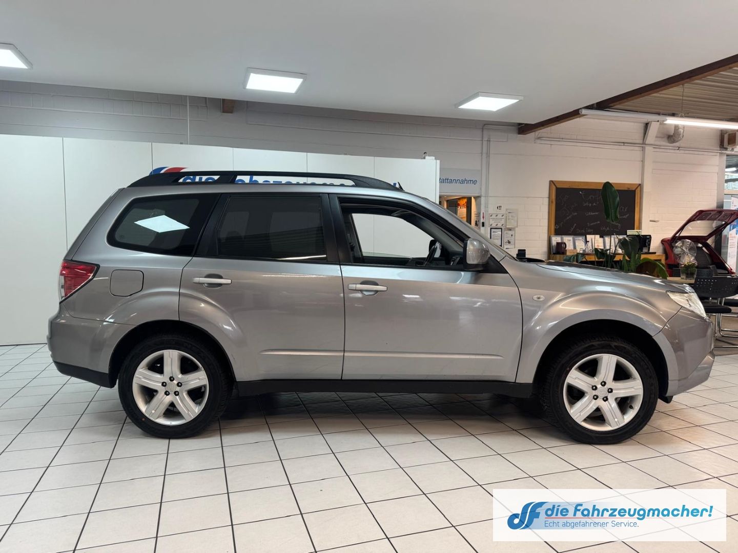Fahrzeugabbildung Subaru Forester Comfort Xenon Alu Klima el.SP *EXPORT