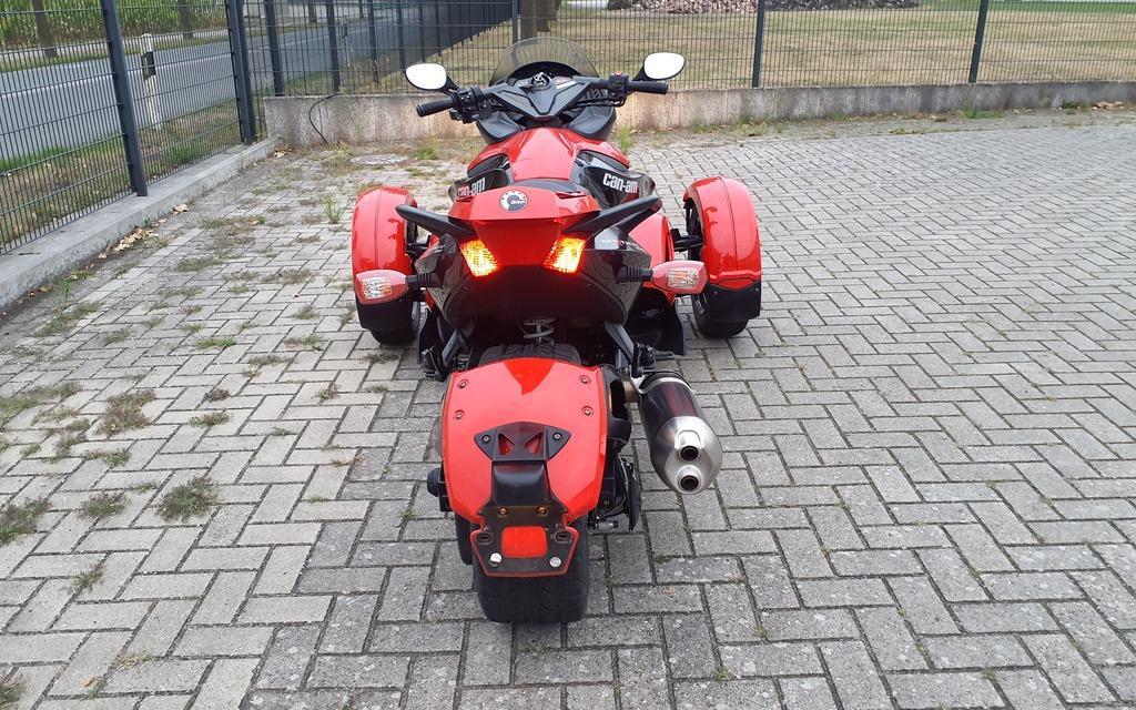 Can-Am Spyder 2012 — photo 14