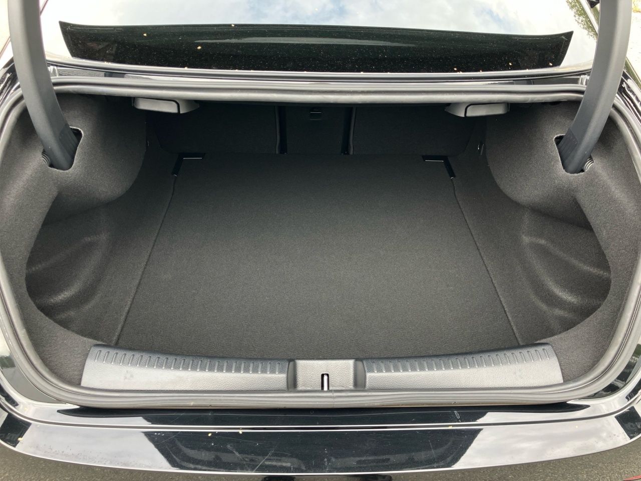 Fahrzeugabbildung Mercedes-Benz CLA 200 d Coupé AMG+NIGHT+AHK+MULTIBEAM+KAMERA+
