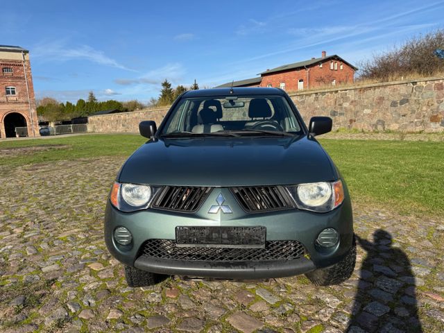 Mitsubishi L200 / Klima / 4x4