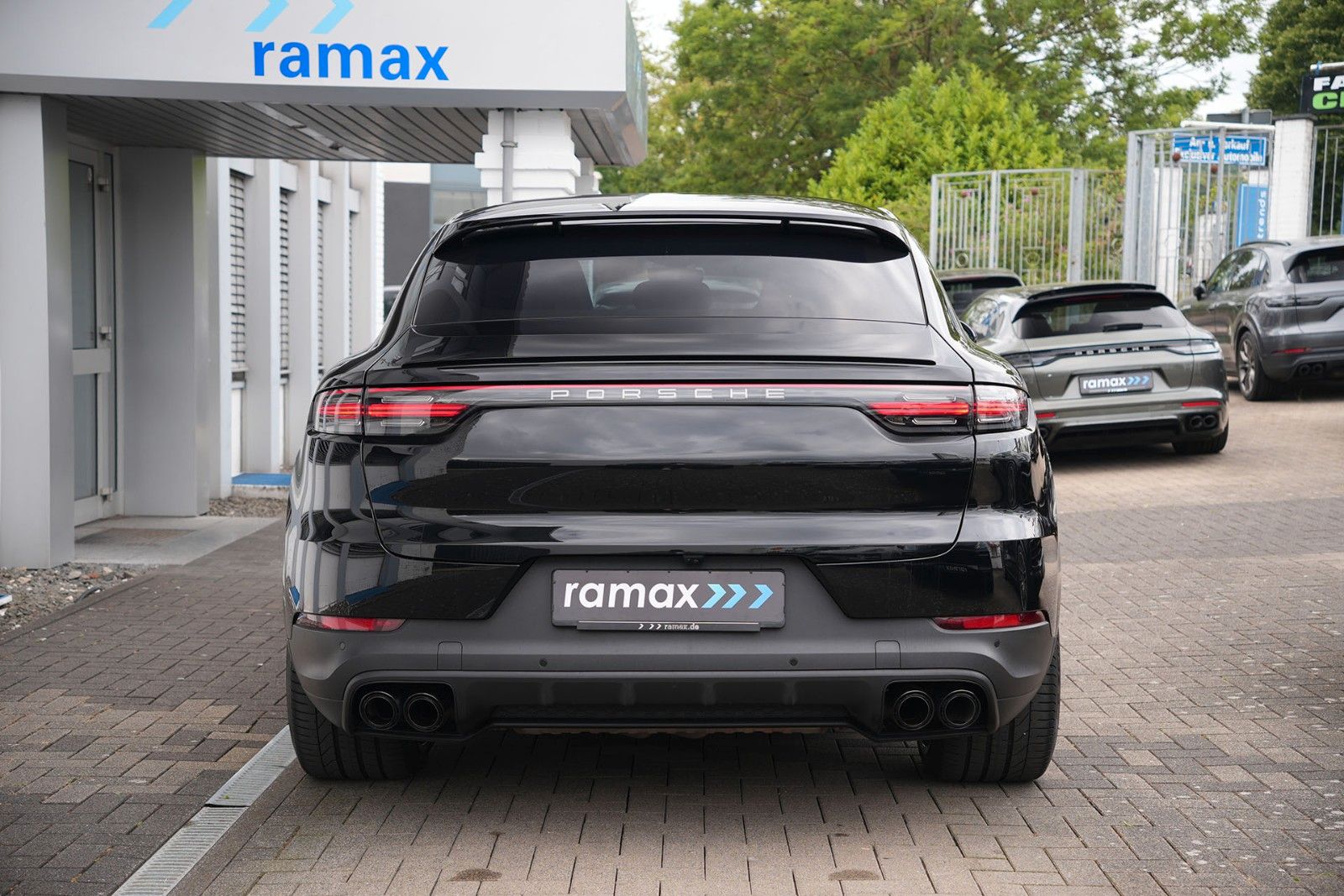 Porsche Cayenne E-Hybrid Coupé PLATINUM-INNO-SPORTABGAS imagem 3