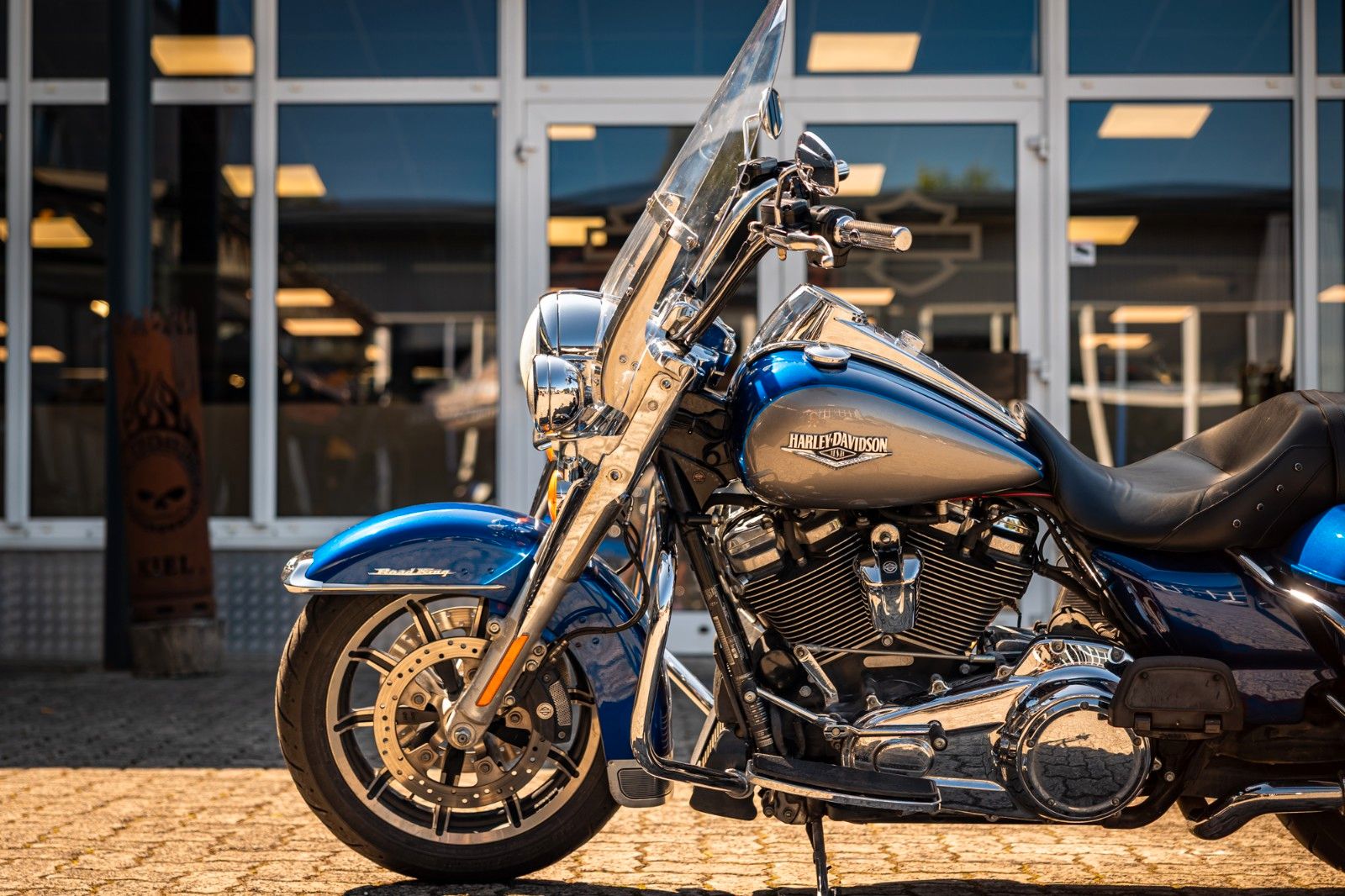 Fahrzeugabbildung Harley-Davidson FLHRC Road King Classic 107 cui -Screamin Eagle-