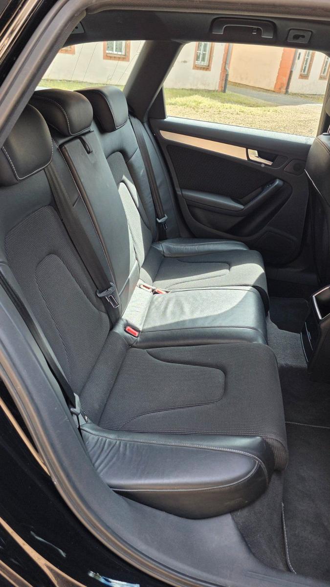 Audi A4 2009 — photo 9