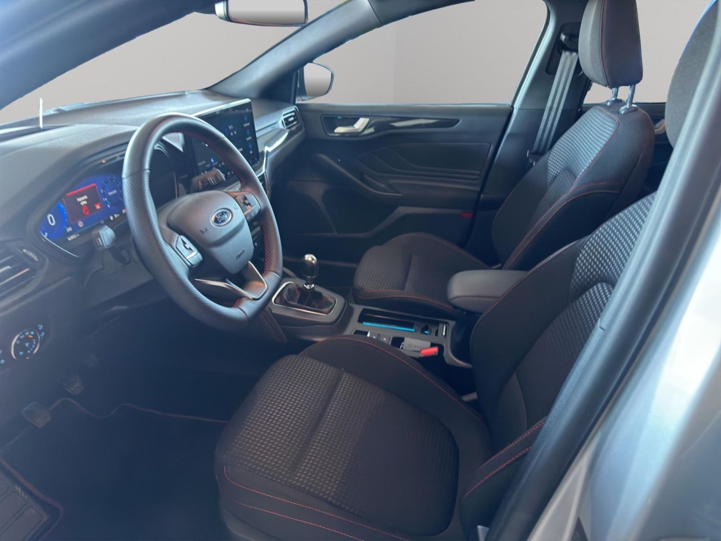 Fahrzeugabbildung Ford Focus Turnier ST-Line X AHK, WINTERPAKET