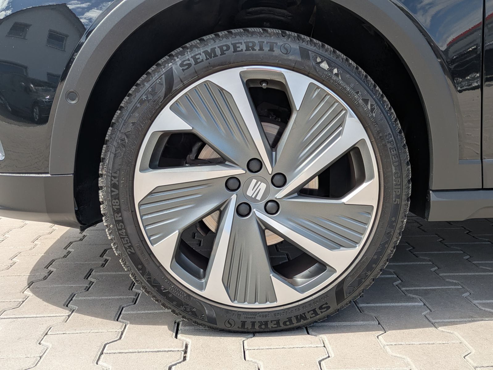 Fahrzeugabbildung SEAT Arona 1.0 TSI FR DSG AHK*ACC*LED*APP*DAB*KAMERA