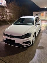 Volkswagen Golf 1.5 TSI DSG Highl. Var. R-Line *Vollausst.* - gebrauchte Kombis in Koblenz