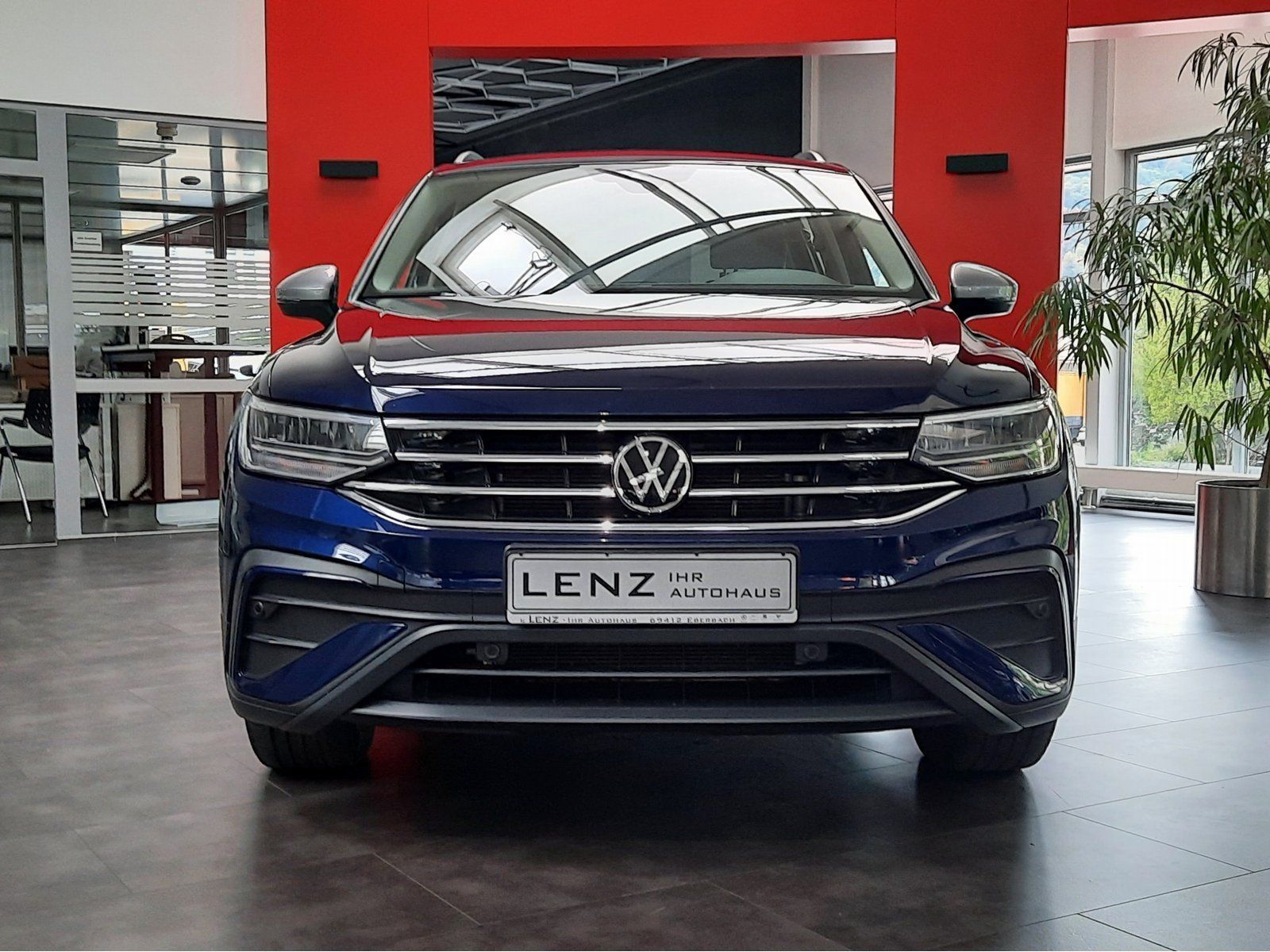 Fahrzeugabbildung Volkswagen Tiguan Allspace Life TDI DSG *AHK*Navi*LED*PDC*