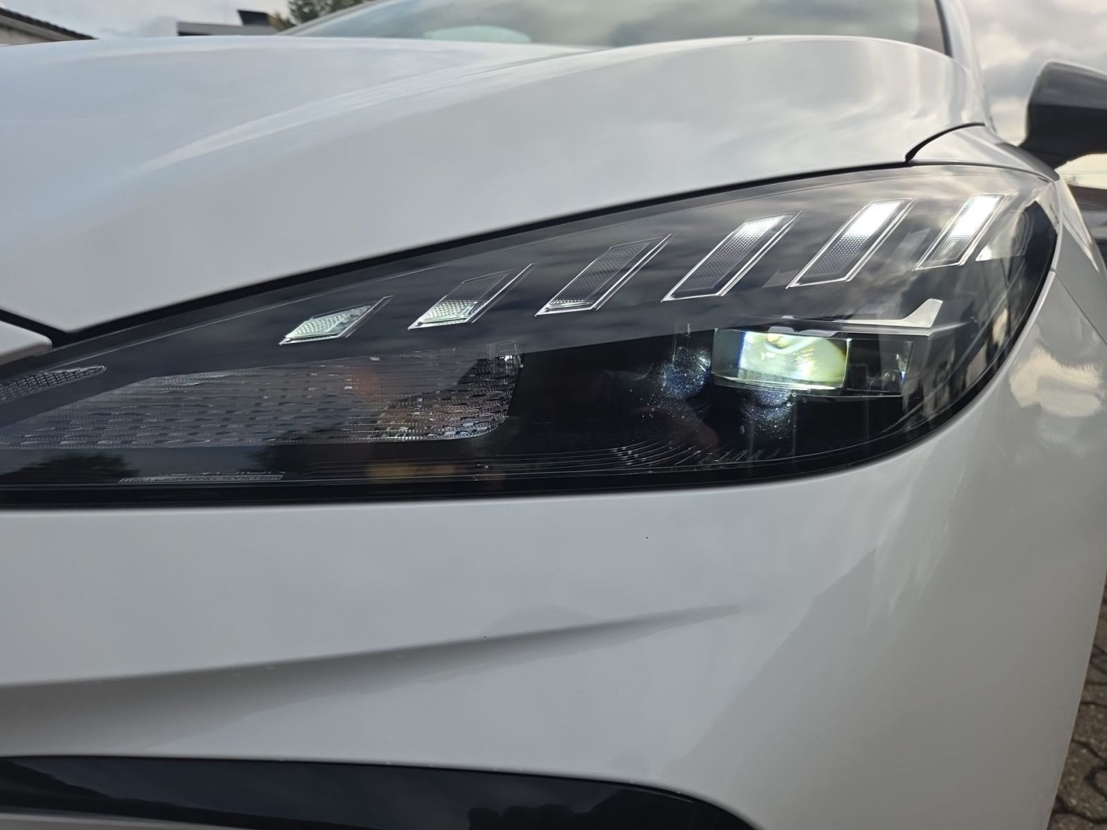 Fahrzeugabbildung MG MG4 4 Standard