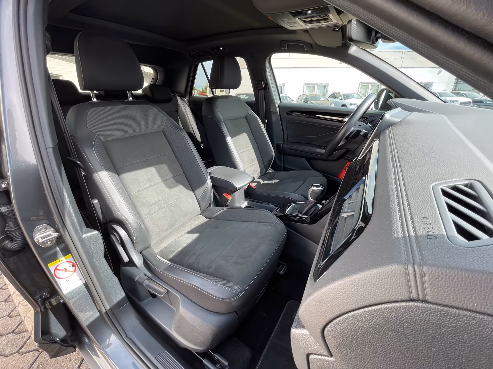 Volkswagen T-Roc R-Line 1.5 DSG ACC BLACK STYLE NAV PANO, миниатюра 21
