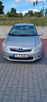 Toyota Auris Hybrid Executive 1,8-l-VVT-i Executive - Toyota Auris Gebrauchtwagen in Frankfurt