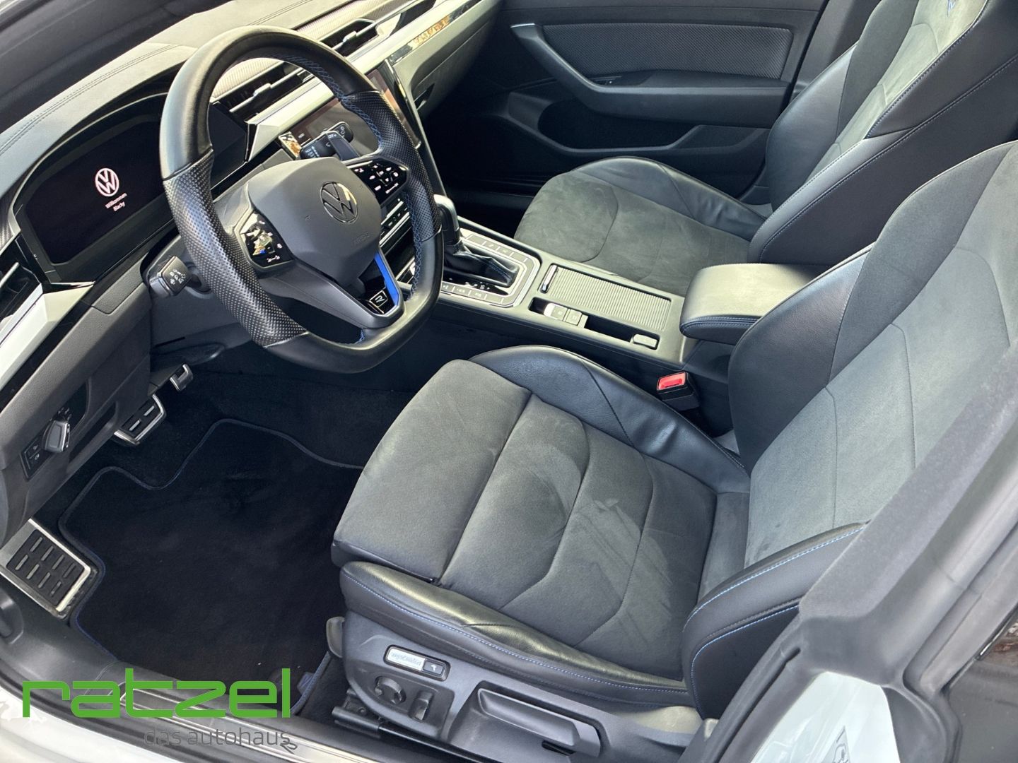 Fahrzeugabbildung Volkswagen Arteon Shooting Brake 2.0 TSI R 4Motion Panodach