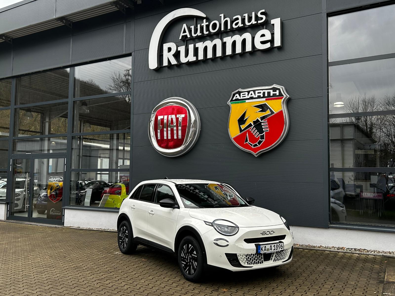 Fiat 600 Hybrid +KLIMA+LED+EINPARKHILFE+SITZHEIZUNG+