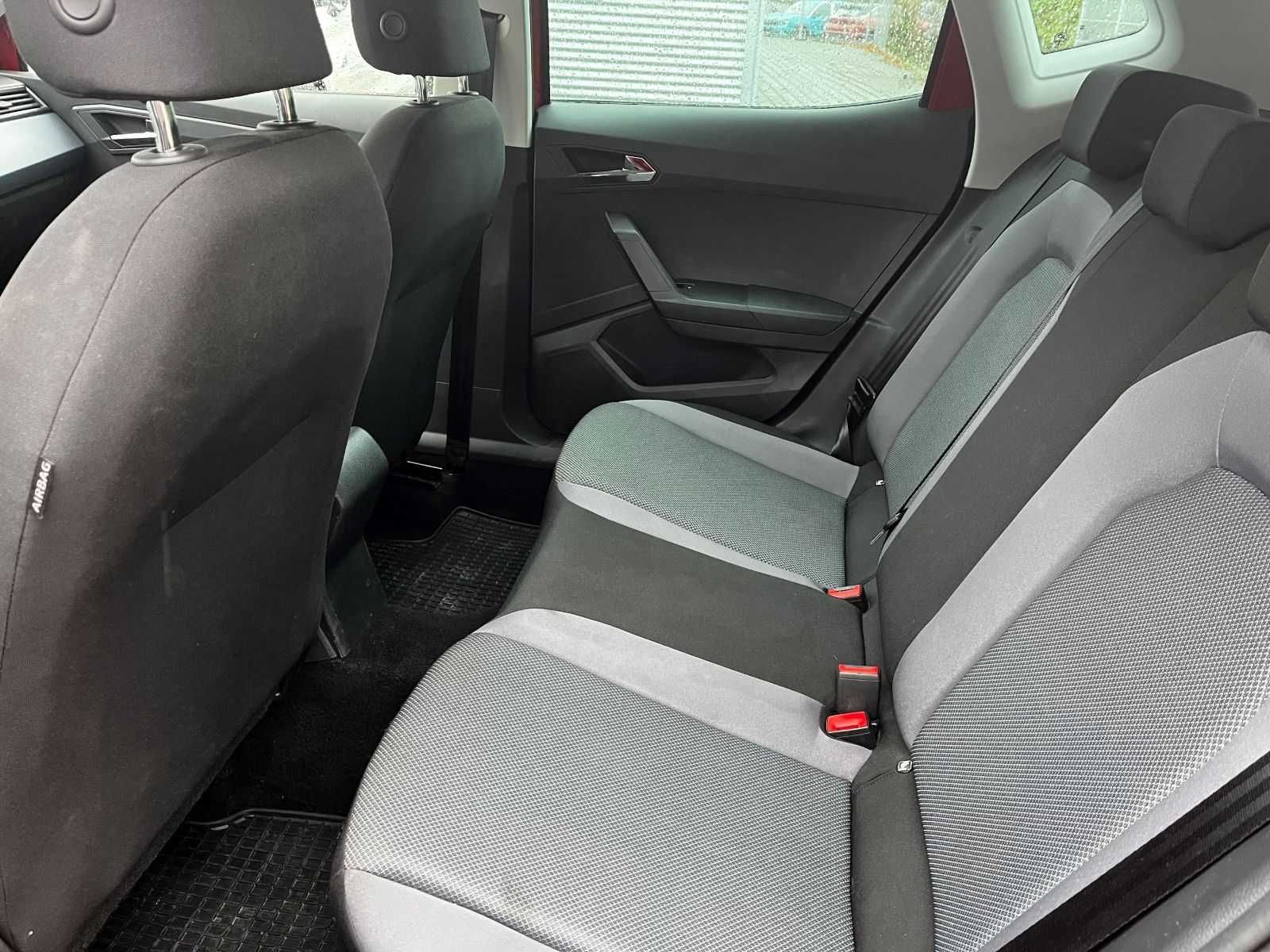 Fahrzeugabbildung SEAT Arona Style 70 KW LED 17" PDC SHZ BT USB