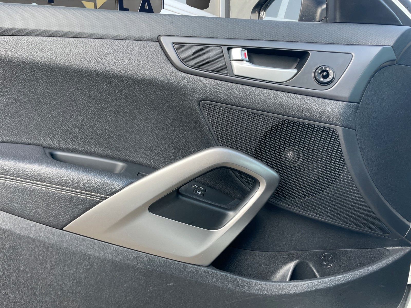 Fahrzeugabbildung Hyundai Veloster Style *Leder*Automatik*Tempomat*Kamera